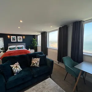 https://the-marlborough-sea-view-holiday-apartments.yorkshirehotels.net