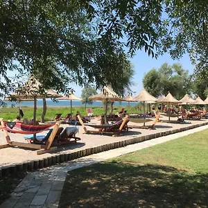 Rezort Shkodra, Grilë