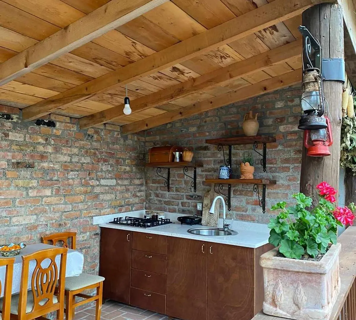 Bujtina Salko Villa Mucaj Albania